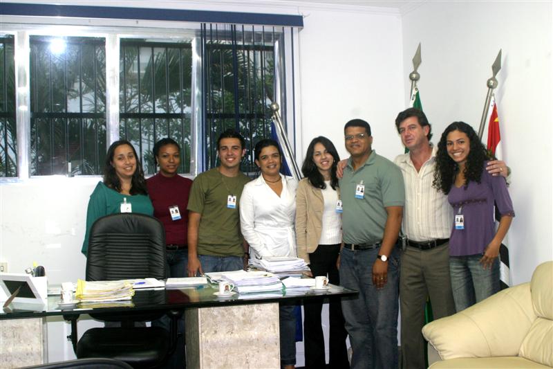 Presidente e estagiários - primeiro dia de trabalho