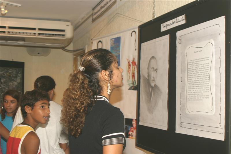 Alunos participam de exposição